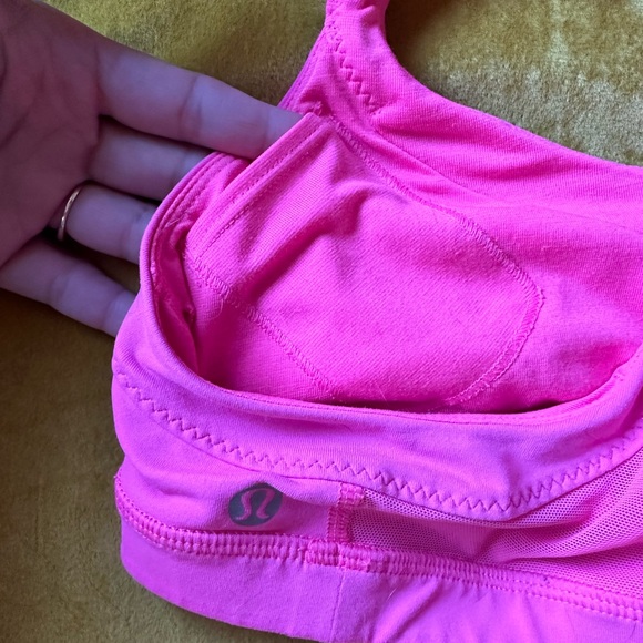 💕 hot pink Lululemon sprint bra size 6 - Picture 4 of 4